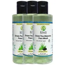 Herbal Green Tea Face Wash image 2